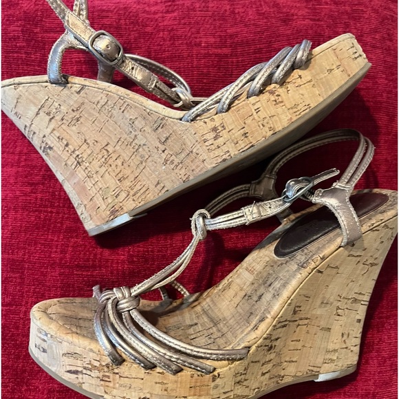 🍌Banana Republic thick, cork-like heals!🍌 - Picture 2 of 12